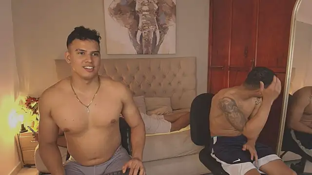 Maxi and Ares online show from May 2026 07:13:02 PM
