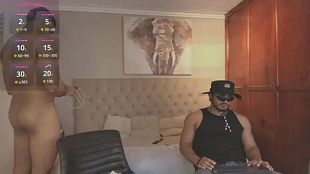 Maxi and Ares online show from July 2026 07:24:02 PM