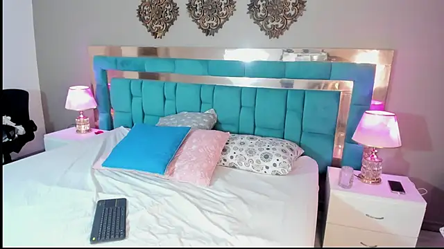 SarahLarsson online show from May 2026 04:09:02 AM