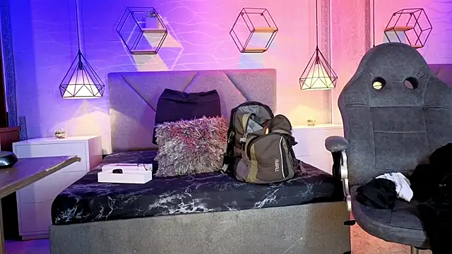 lhiamfitt10 online show from May 2026 04:55:01 PM