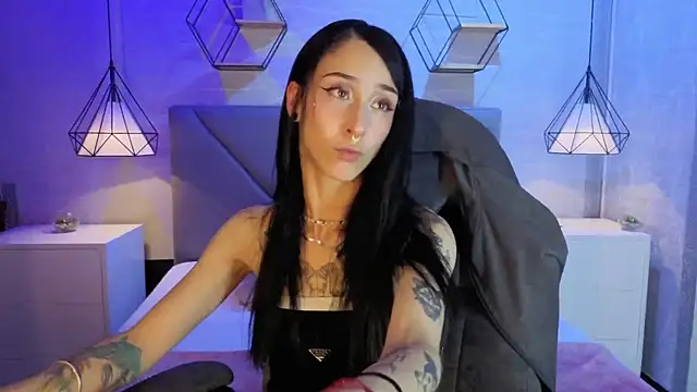 lhiamfitt10 online show from May 2026 10:31:01 PM