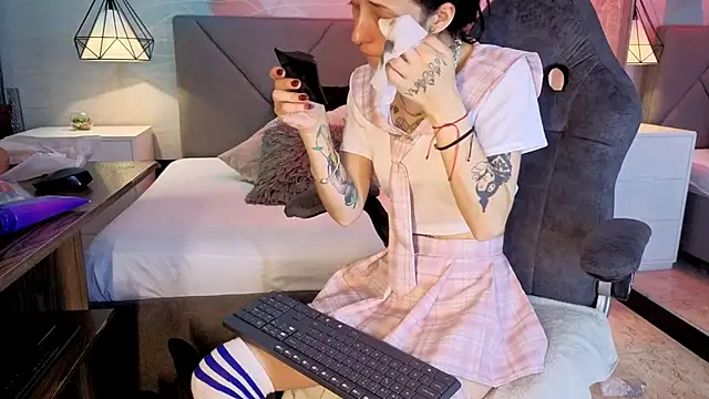 lhiamfitt10 online show from April 2026 04:08:02 PM