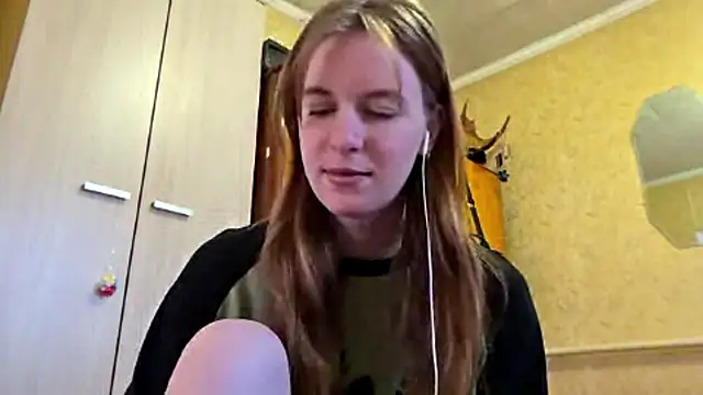 DonnaKuc online show from April 2026 06:20:02 AM