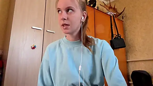 DonnaKuc online show from April 2026 06:15:02 AM