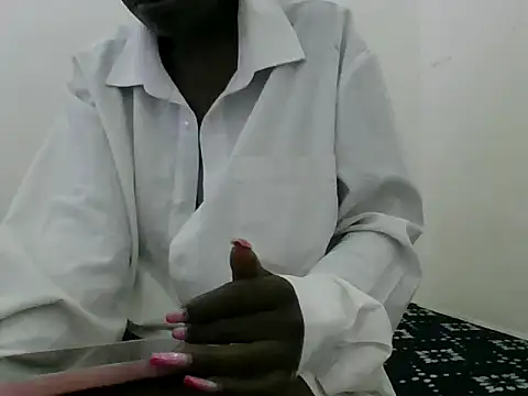 Thandiwe2003 online show from April 2026 05:17:02 PM