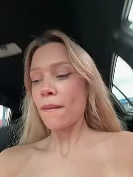 Girl-Mia online show from April 2026 05:10:01 AM