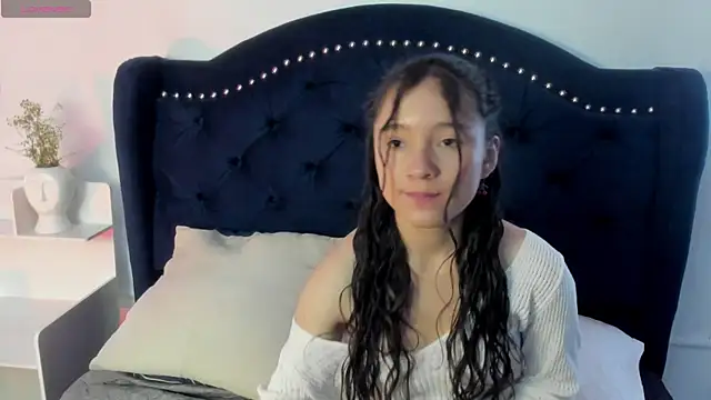 Honney Bunny18 online show from April 2026 02:40:02 PM