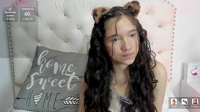 Snapshot of Honney_Bunny18 chatting on April 2026 08:22:01 PM Honney Bunny18 online show from April 2026 08:22:01 PM