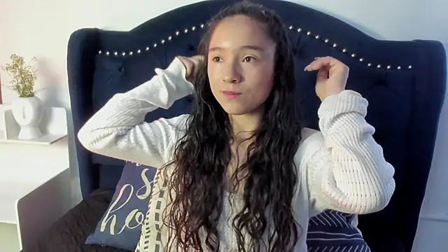 Honney Bunny18 online show from April 2026 04:03:01 PM