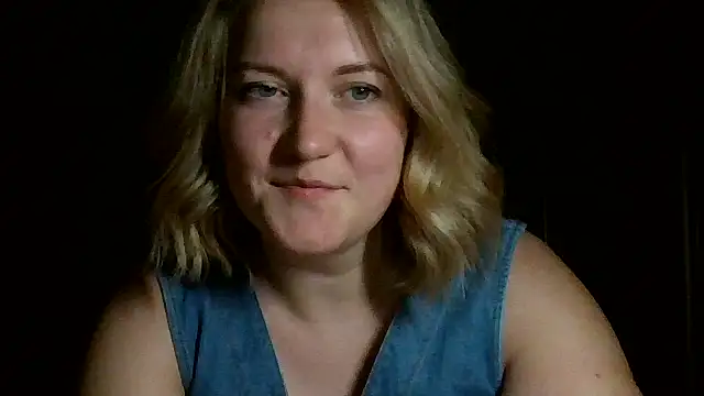 TinaKittyX online show from May 2026 09:40:01 PM