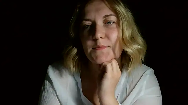 TinaKittyX online show from May 2026 08:34:01 PM