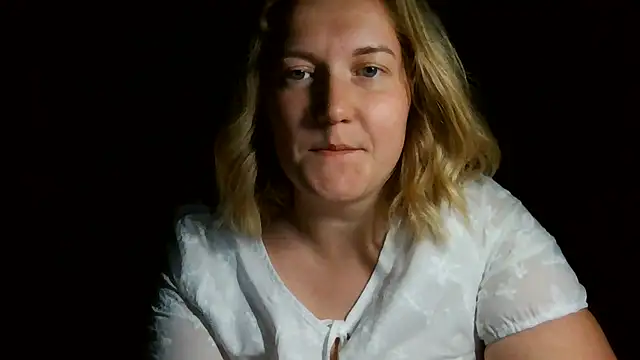 TinaKittyX online show from May 2026 09:04:02 PM