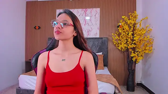 Vi zzy online show from April 2026 06:37:02 PM