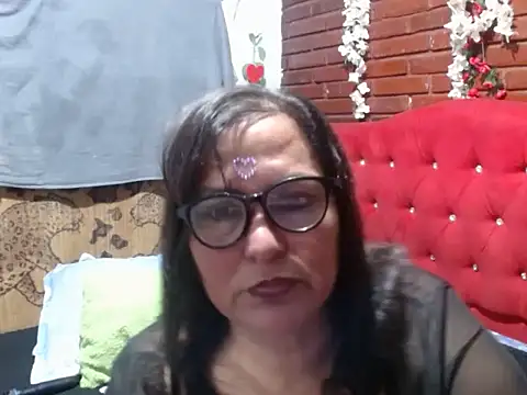 kristalmarelyn online show from April 2026 07:11:01 AM