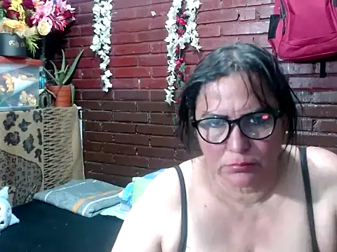 kristalmarelyn online show from April 2026 05:23:01 AM