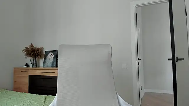 Snapshot of mooony_light chatting on April 2026 08:43:01 AM mooony light online show from April 2026 08:43:01 AM