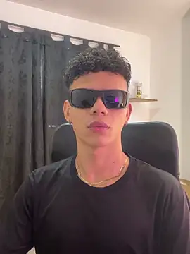 sebascuterouss online show from May 2026 12:33:01 PM
