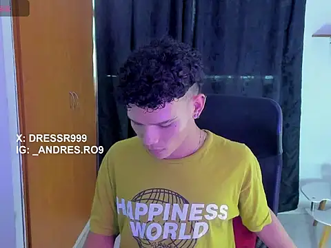 sebascuterouss online show from April 2026 07:07:02 PM