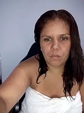 Snapshot of Zafiro_MD chatting on April 2026 01:45:02 PM Zafiro MD online show from April 2026 01:45:02 PM