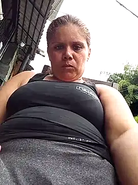 Snapshot of Zafiro_MD chatting on May 2026 05:40:01 PM Zafiro MD online show from May 2026 05:40:01 PM