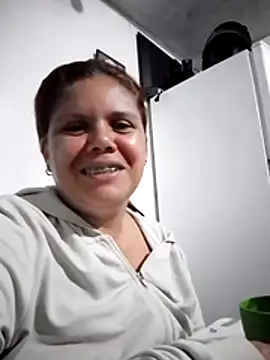 Snapshot of Zafiro_MD chatting on May 2026 10:40:02 AM Zafiro MD online show from May 2026 10:40:02 AM