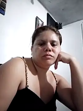 Snapshot of Zafiro_MD chatting on May 2026 10:41:02 AM Zafiro MD online show from May 2026 10:41:02 AM