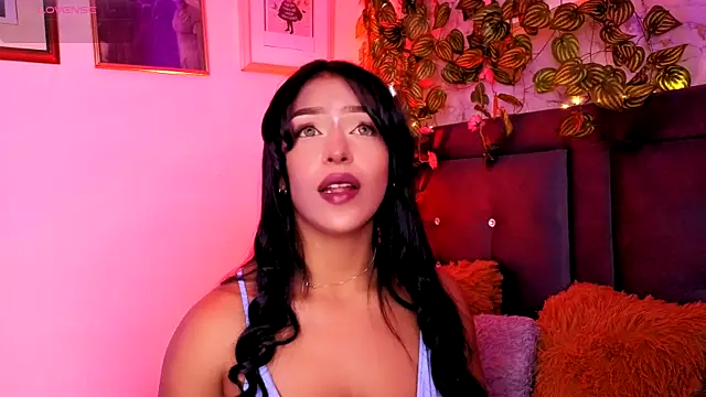Snapshot of Alisse_Storm chatting on May 2026 03:32:01 AM Alisse Storm online show from May 2026 03:32:01 AM