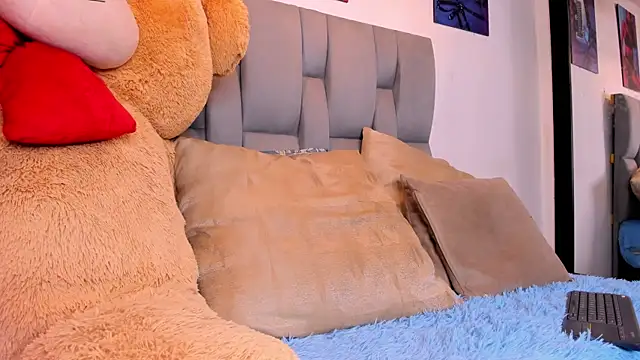 Snapshot of BLACKANDWHITE_03 chatting on April 2026 06:30:01 AM BLACKANDWHITE 03 online show from April 2026 06:30:01 AM