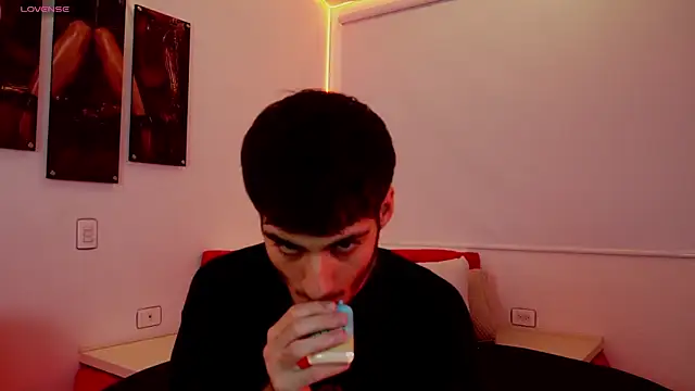 Enzo Crown online show from April 2026 07:52:01 PM