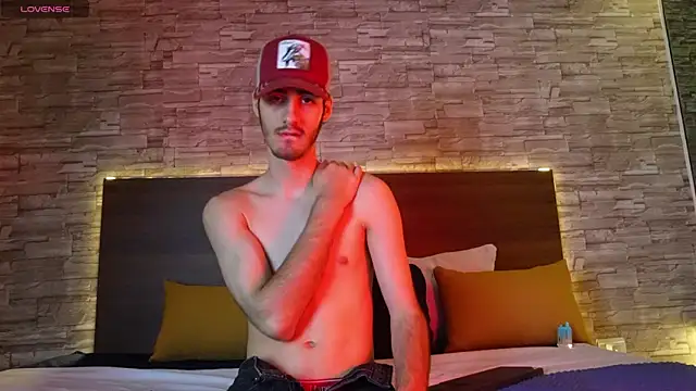 Enzo Crown online show from April 2026 11:40:02 PM