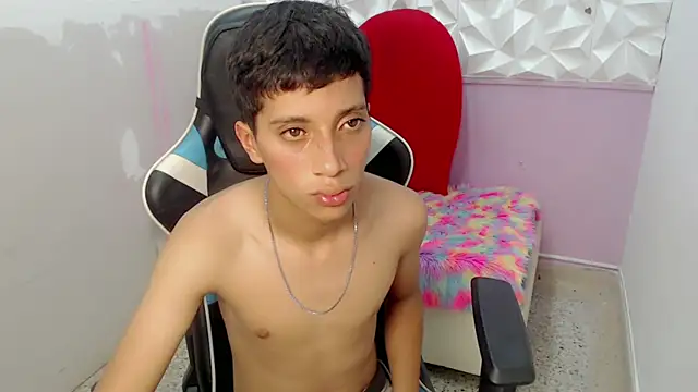 Snapshot of Yei_lee_ chatting on April 2026 03:03:01 AM Yei lee online show from April 2026 03:03:01 AM