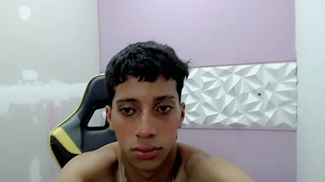 Snapshot of Yei_lee_ chatting on April 2026 04:30:01 AM Yei lee online show from April 2026 04:30:01 AM