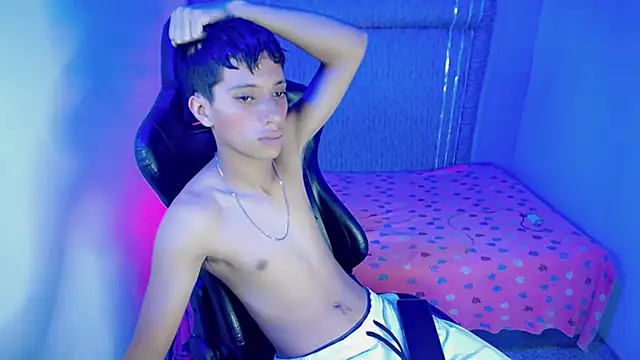 Snapshot of Yei_lee_ chatting on April 2026 03:43:01 AM Yei lee online show from April 2026 03:43:01 AM