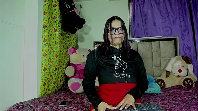 moniquehisk online show from April 2026 03:05:01 PM