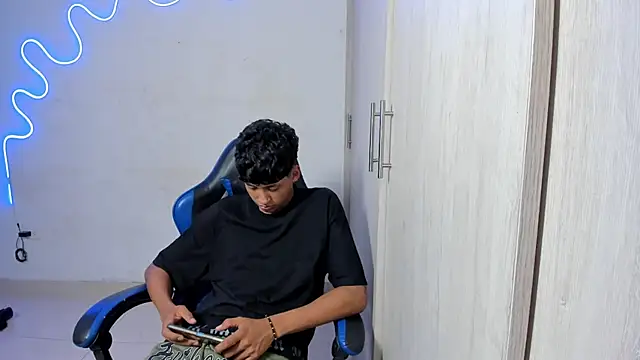 dante martinez online show from April 2026 08:14:02 PM