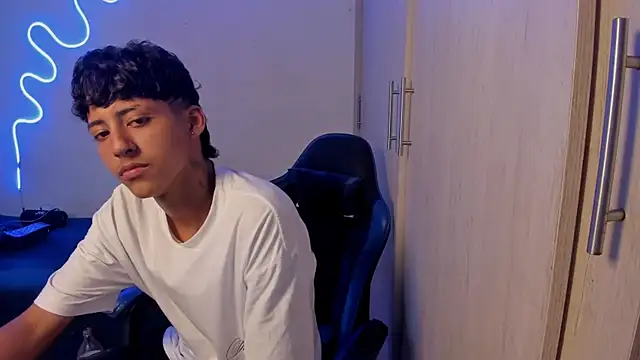 dante martinez online show from April 2026 08:15:02 PM