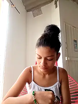 Lyra Siren online show from April 2026 04:35:01 PM