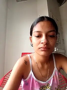 Lyra Siren online show from April 2026 02:07:02 PM