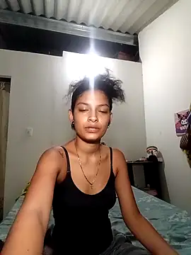 Lyra Siren online show from April 2026 02:02:01 AM