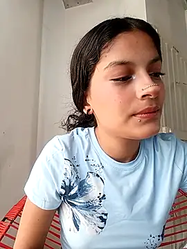 Lyra Siren online show from April 2026 04:34:02 PM