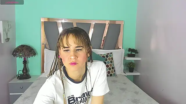 Alina Valmont online show from May 2026 02:32:01 PM