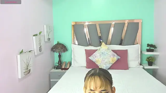 Alina Valmont online show from May 2026 02:39:02 PM