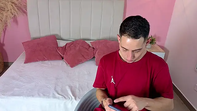 jhan vassilis online show from April 2026 09:39:33 PM