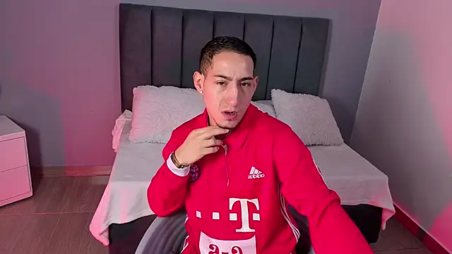 jhan vassilis online show from April 2026 06:42:01 AM