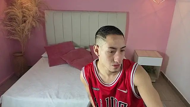 jhan vassilis online show from April 2026 01:34:01 PM