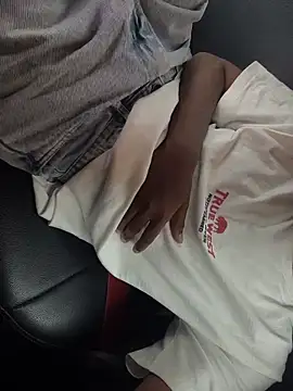 jiwoox online show from April 2026 09:27:01 AM