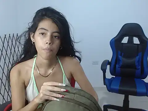 valery-chiquis18 online show from April 2026 06:25:02 PM