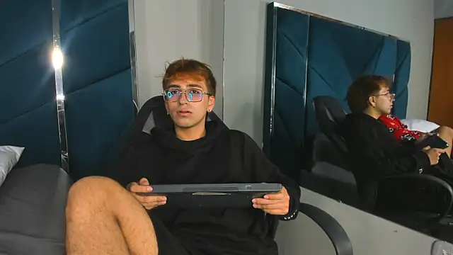 JeremySanders1  online show from April 2026 12:39:02 AM