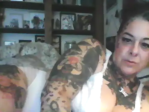 Snapshot of Kitty_bang chatting on April 2026 08:32:01 PM Kitty bang online show from April 2026 08:32:01 PM