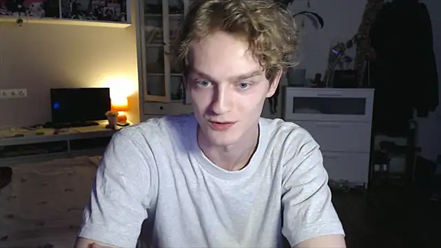 Daniel Yumm online show from April 2026 06:58:01 PM